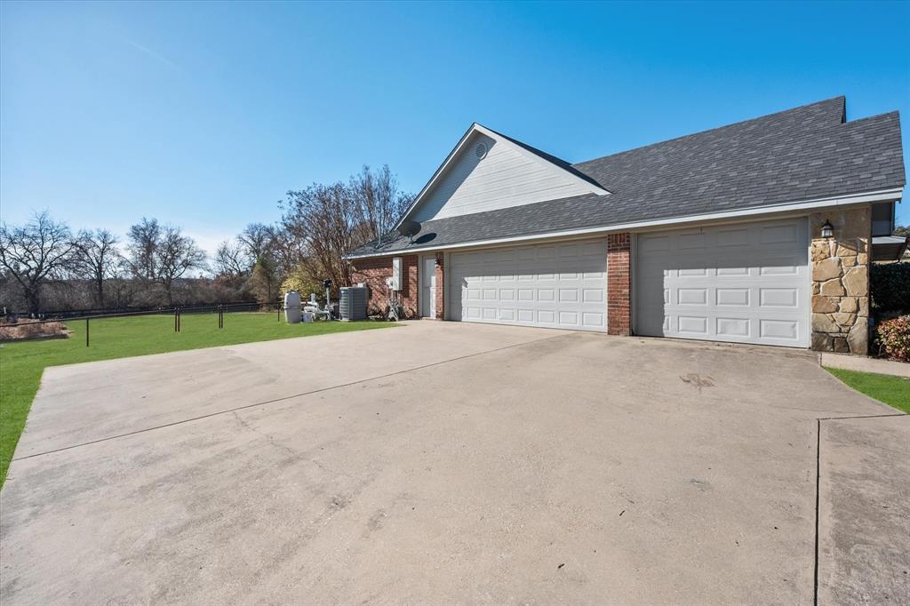 100 Ruth Court Aledo, TX 76008 - Photo 8 of 40