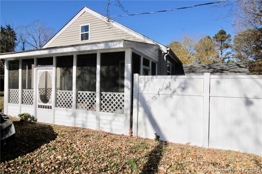 9511 Robins Neck Road Gloucester, VA 23061 - Photo 6 of 18 Gallery Image 6