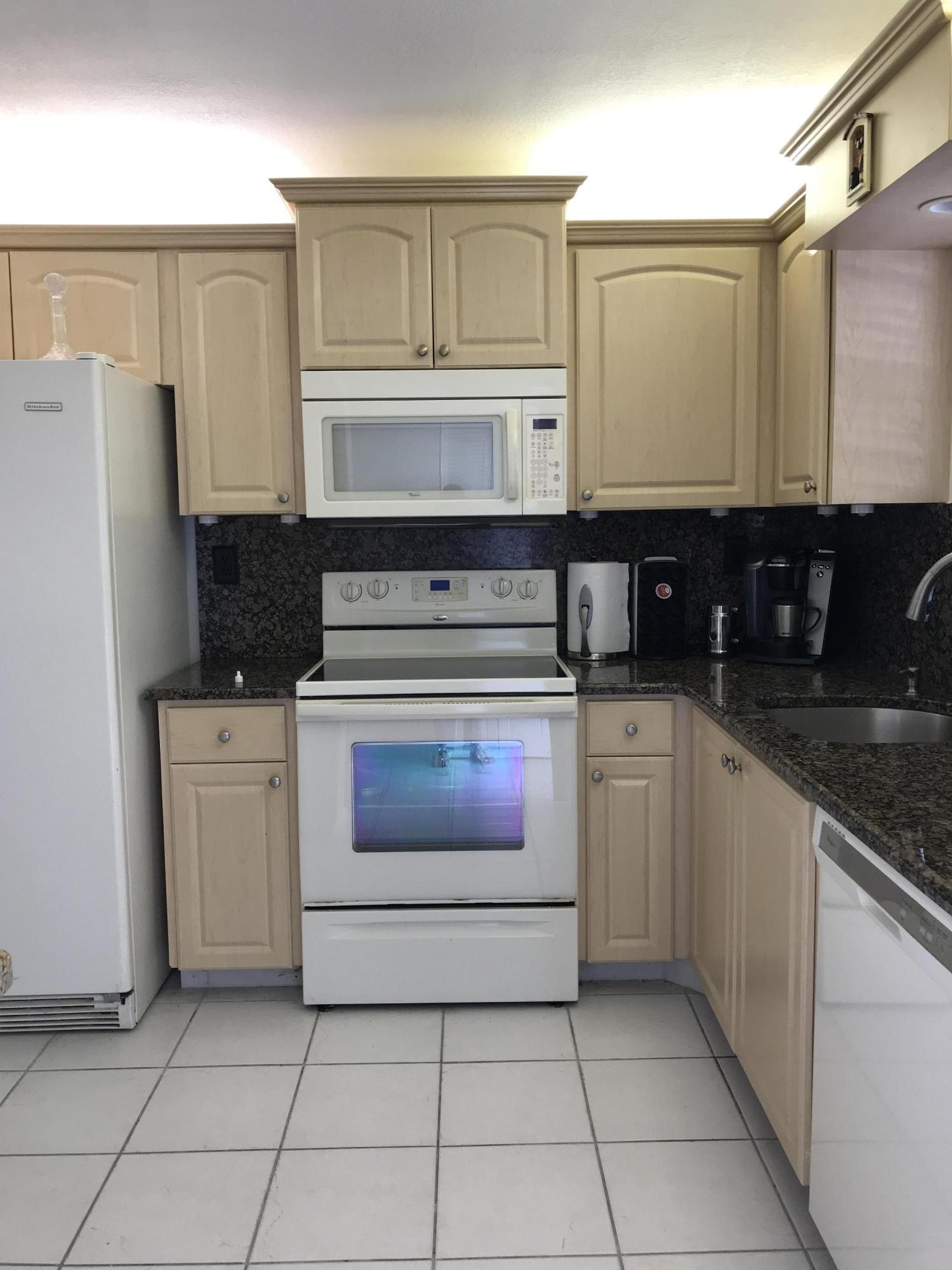 9440 Southwest 8th Street, Unit 203 Boca Raton, FL 33428 - Photo 2 of 22 IMG_0515