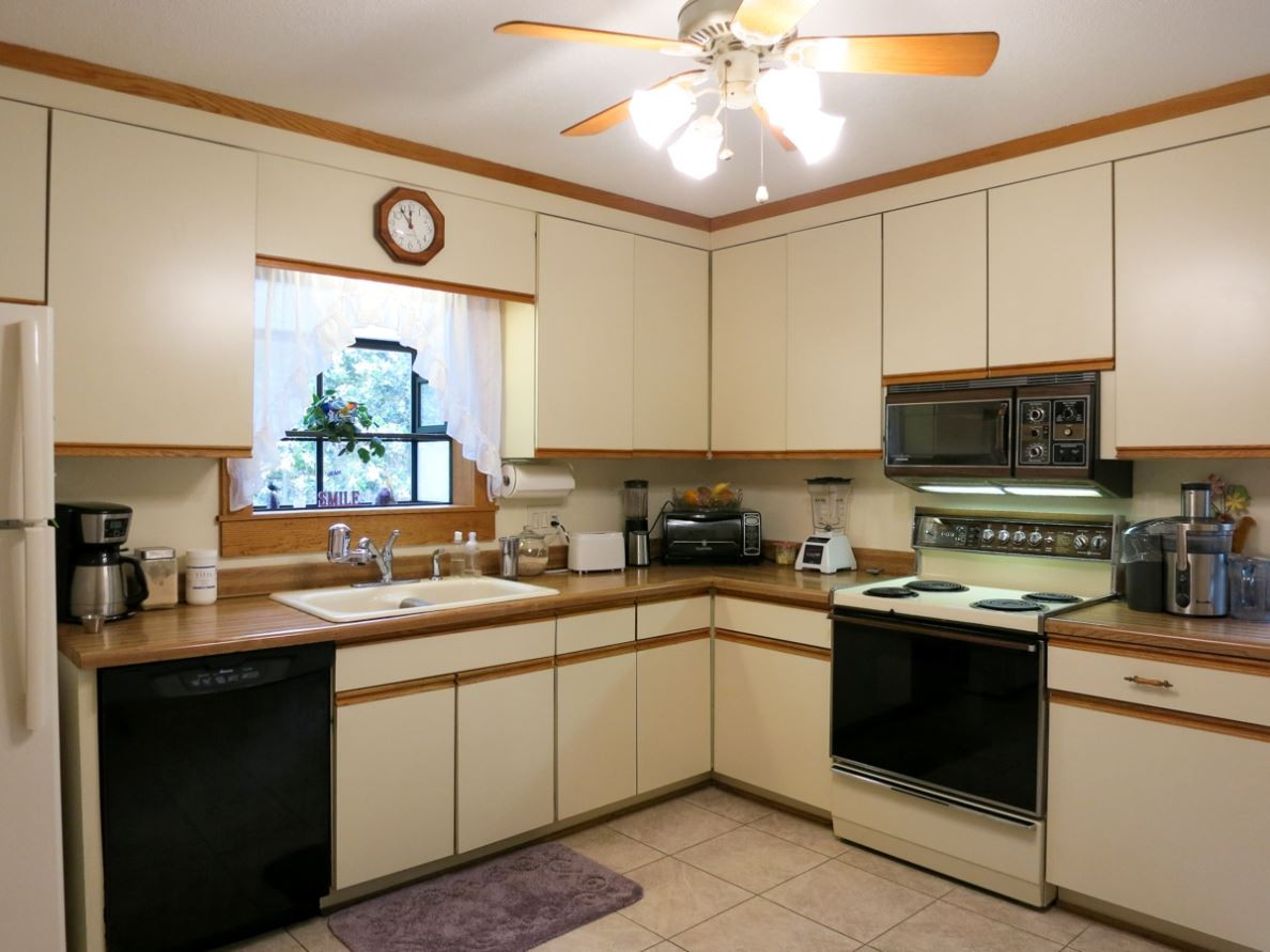613 Compton Road Raleigh, NC 27609 - Photo 8 of 25 Kitchen