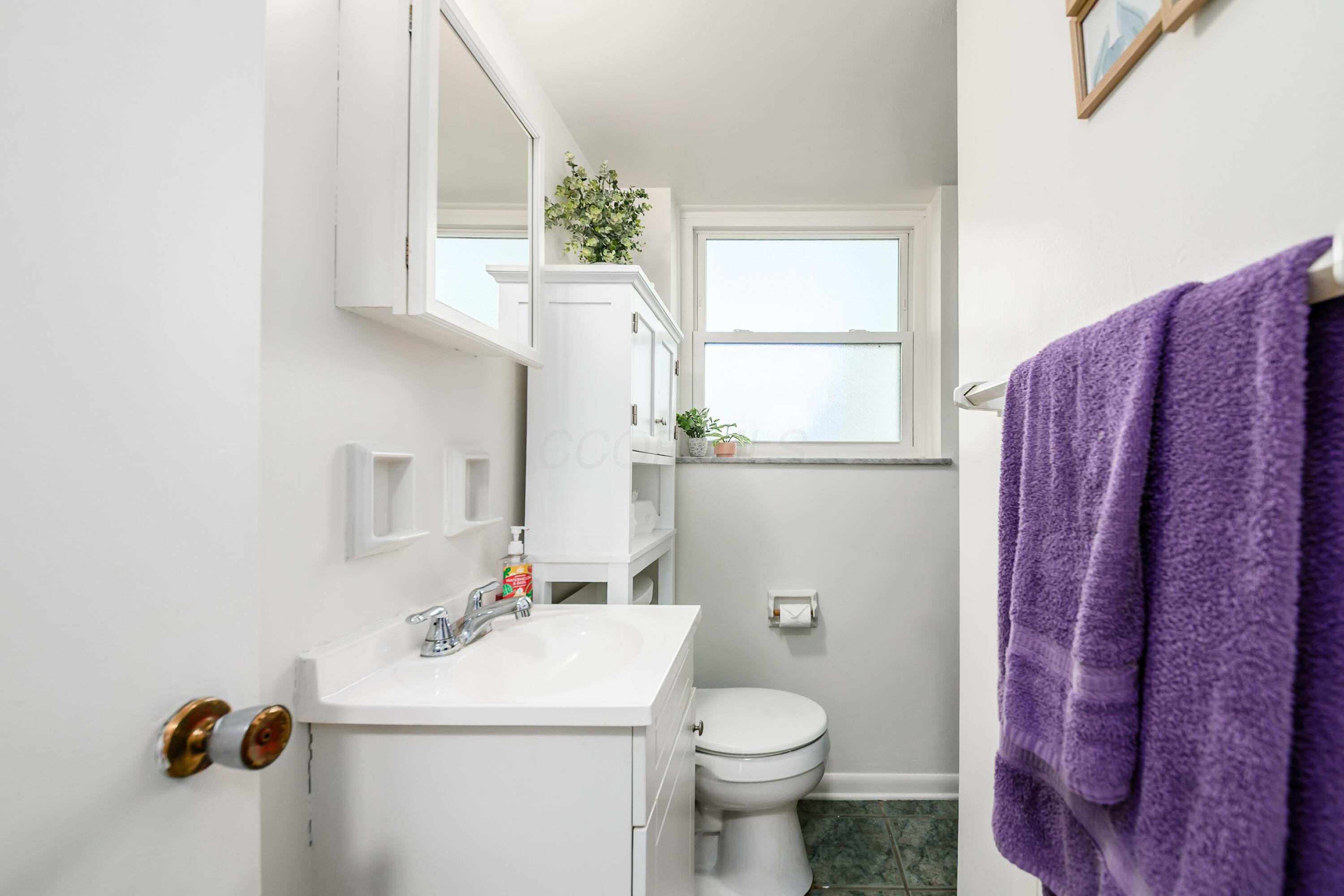 2175 Ridgeview Road Columbus, OH 43221 - Photo 28 of 36 L_2175_Ridgeview075