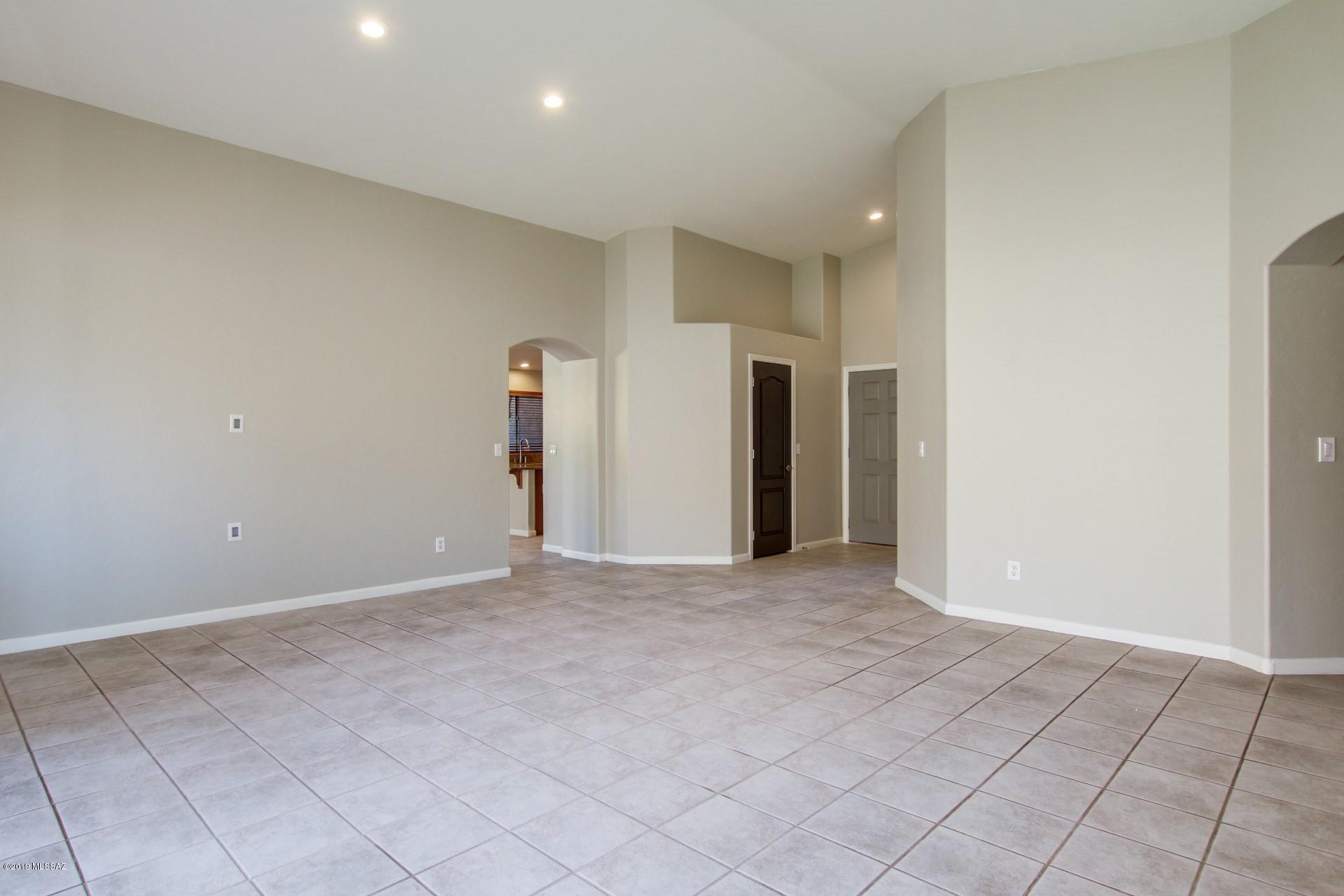 280 West Ridge Peak Road Oro Valley, AZ 85737 - Photo 9 of 21 Gallery Image 9