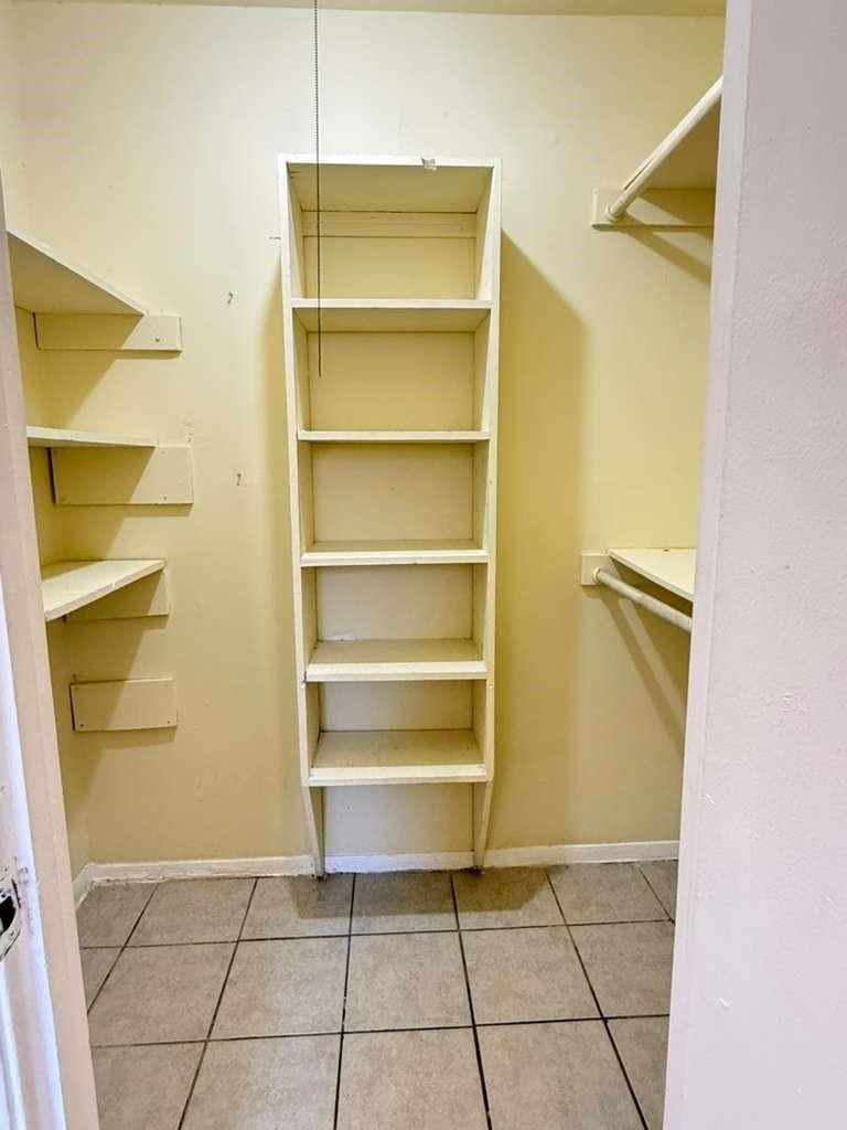 7318 Boone Road, Unit B Houston, TX 77072 - Photo 7 of 23