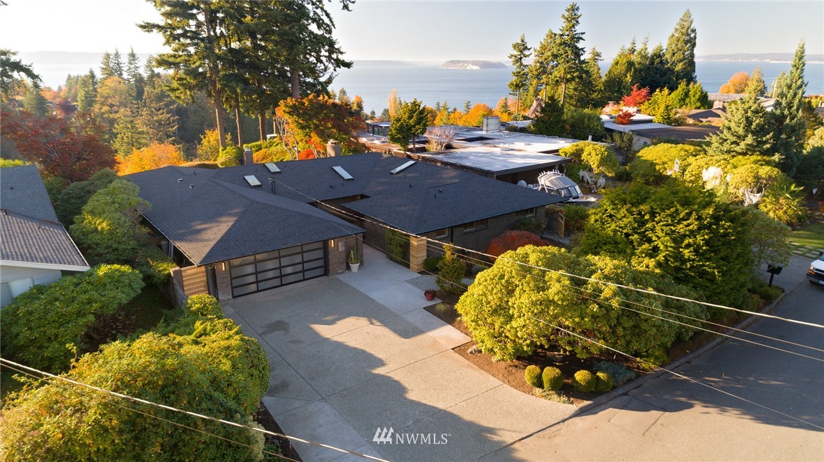334 Heather Road Everett, WA 98203 - Photo 2 of 25