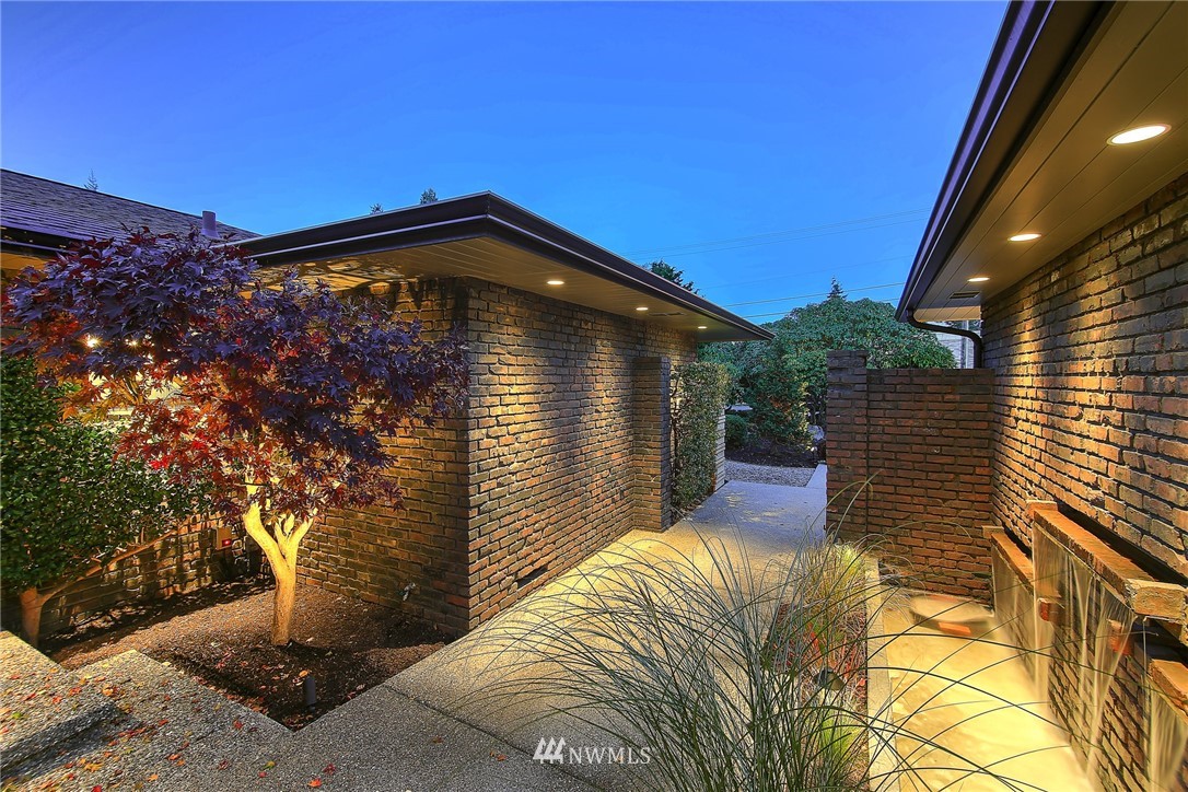 334 Heather Road Everett, WA 98203 - Photo 4 of 25