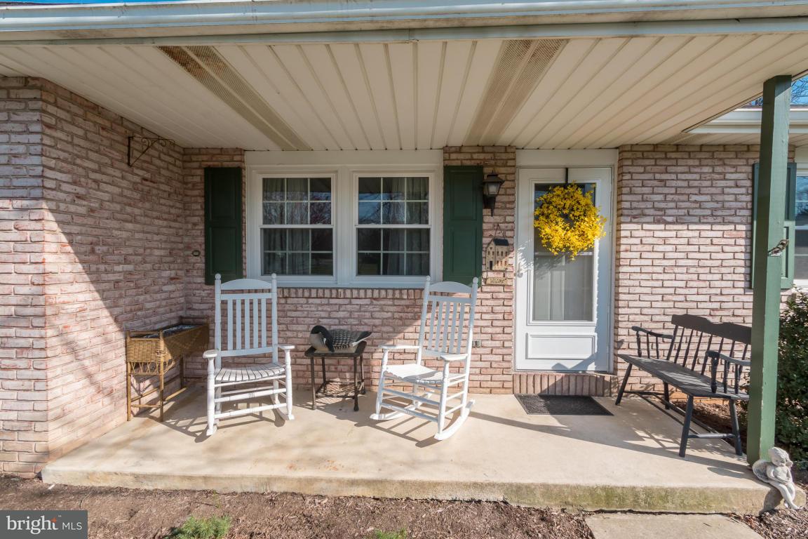 103 South Oak Street Lititz, PA 17543 - Photo 2 of 19 Gallery Image 2