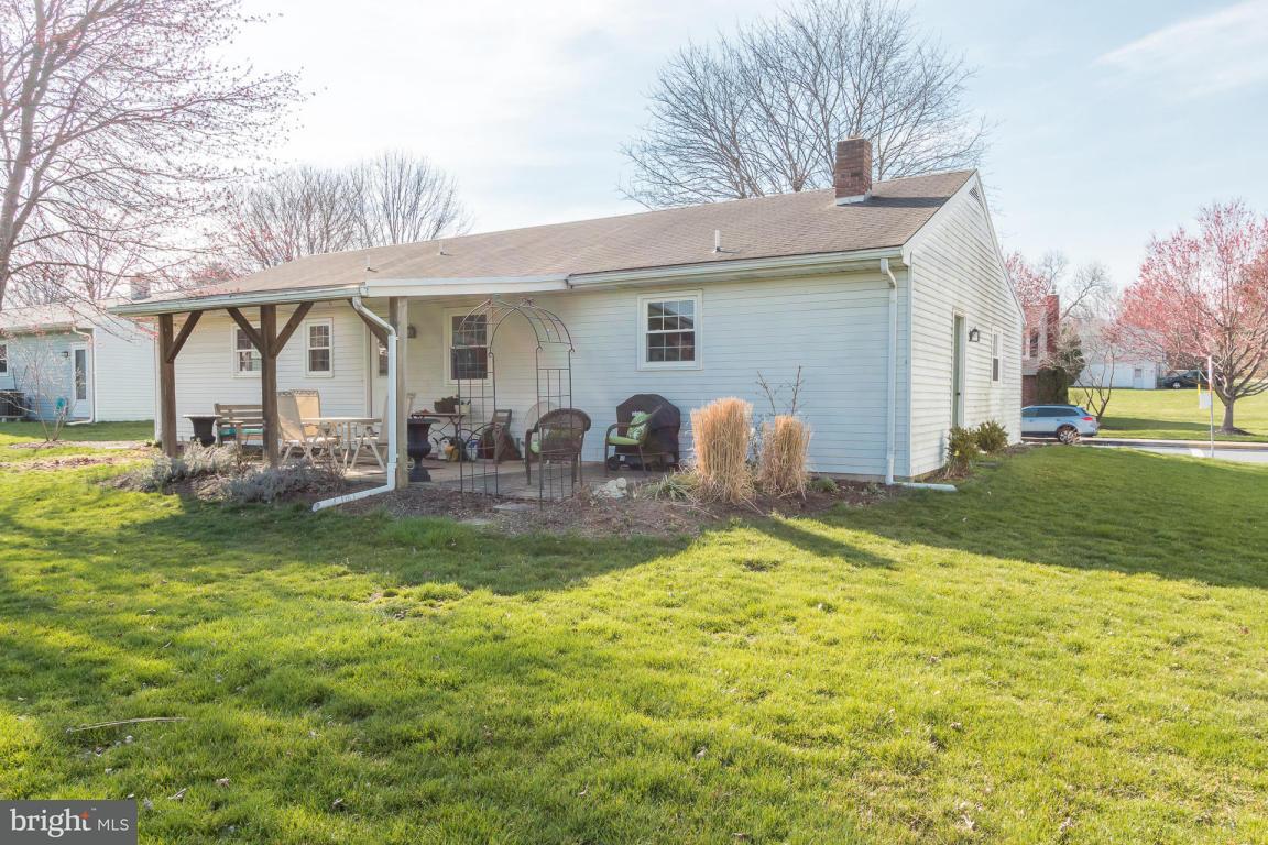 103 South Oak Street Lititz, PA 17543 - Photo 4 of 19 Gallery Image 4