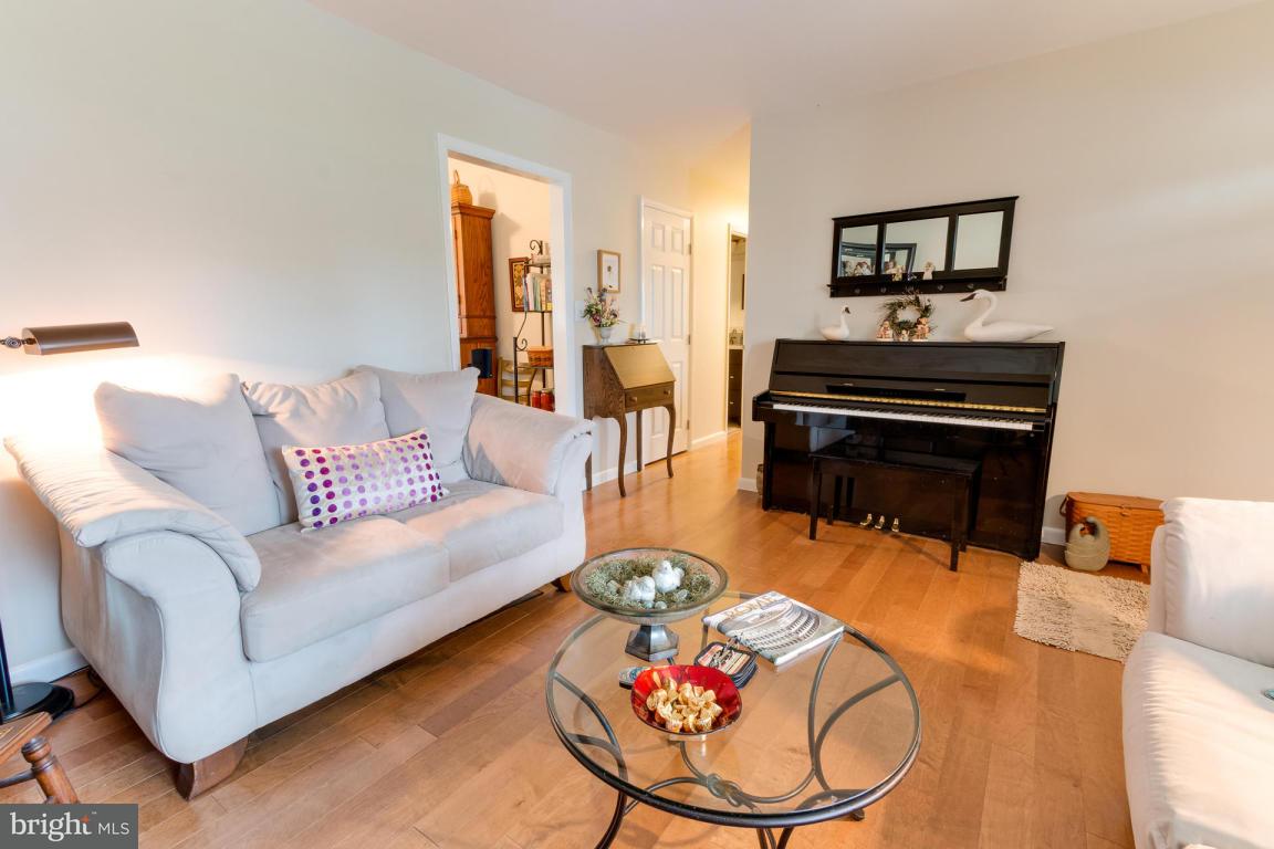103 South Oak Street Lititz, PA 17543 - Photo 8 of 19 Gallery Image 8