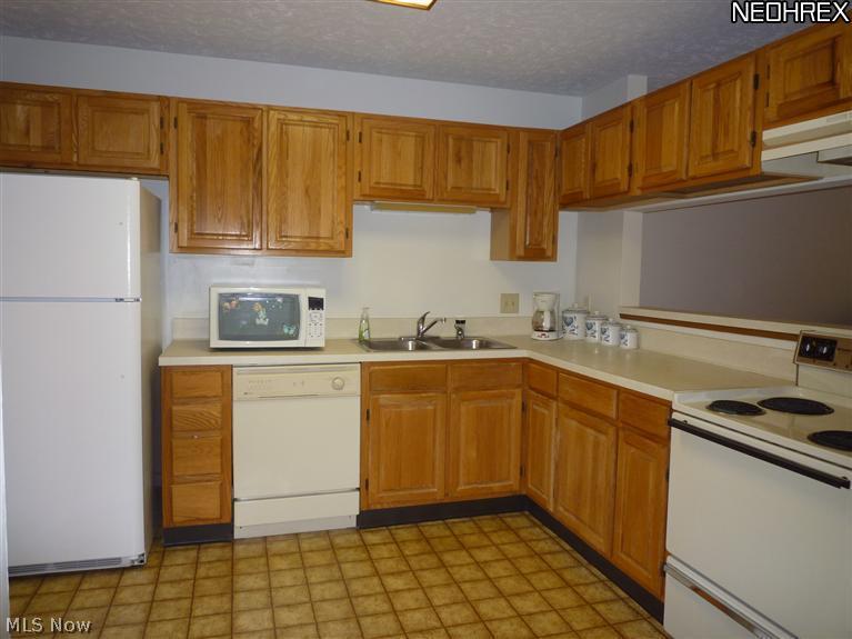 4655 Mayfield Road, Unit F South Euclid, OH 44121 - Photo 10 of 22