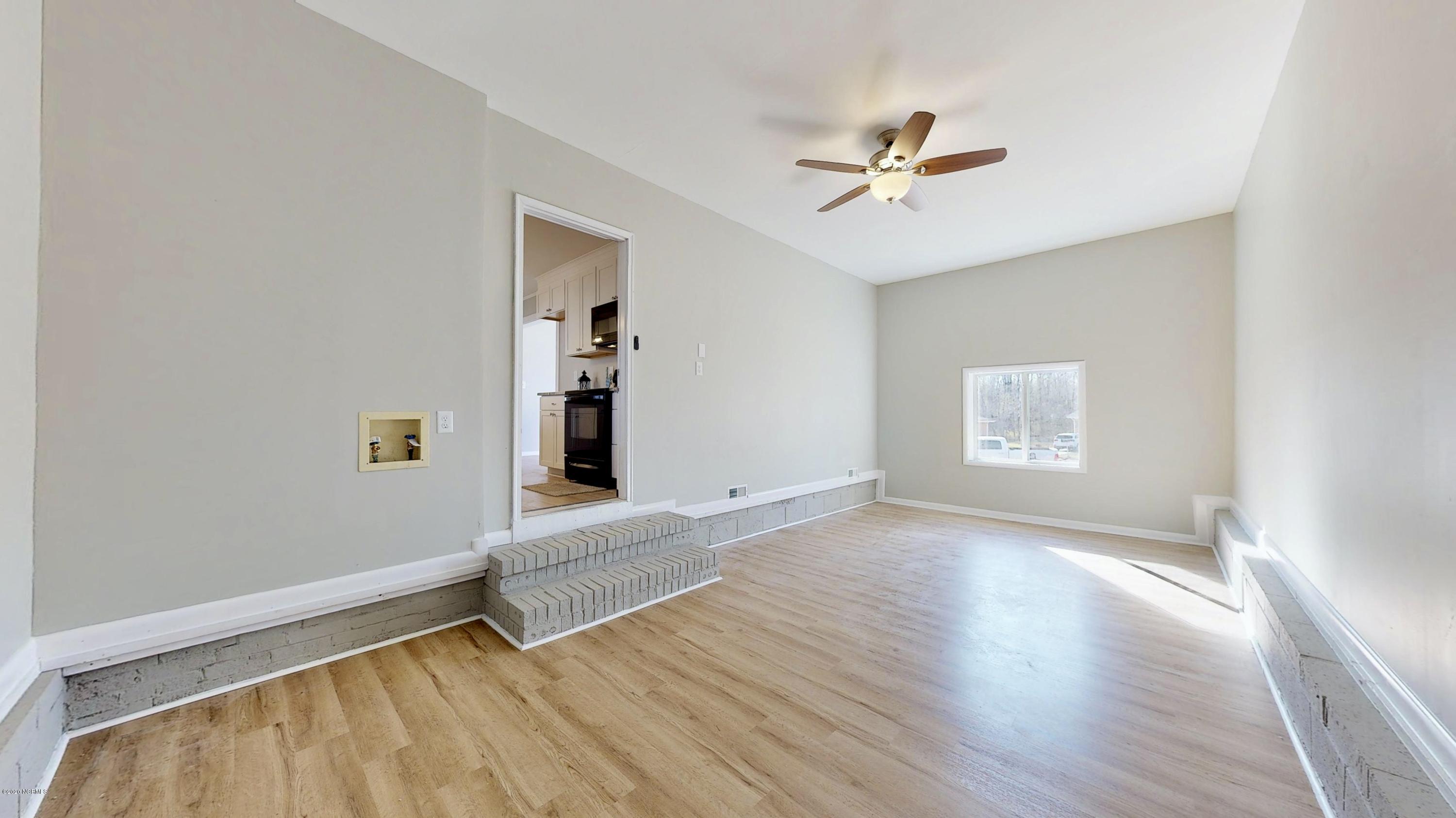 307 Sheffield Road Jacksonville, NC 28546 - Photo 11 of 33 307-Sheffield-Dr-01232020_082647