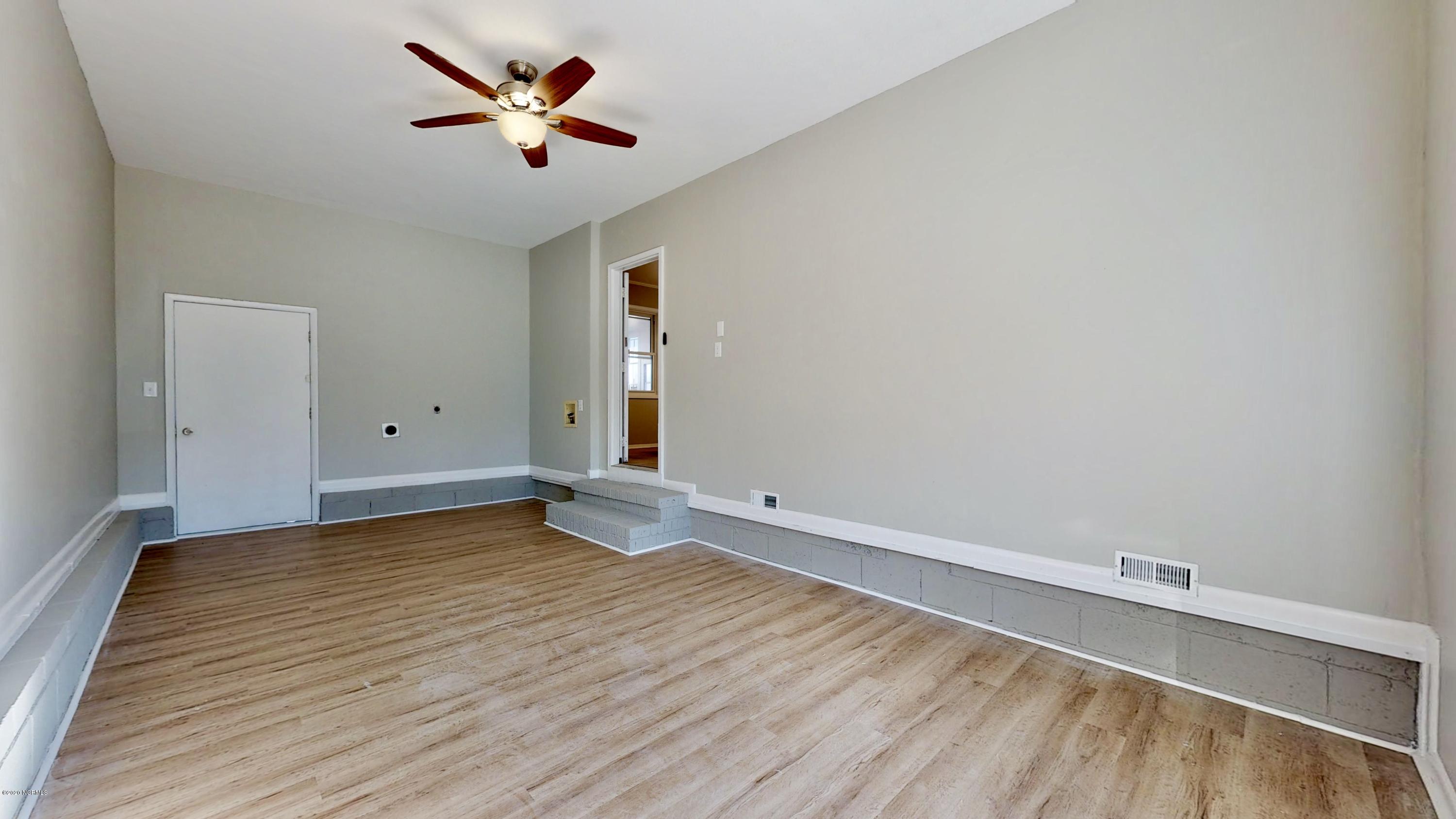 307 Sheffield Road Jacksonville, NC 28546 - Photo 12 of 33 307-Sheffield-Dr-01232020_082707