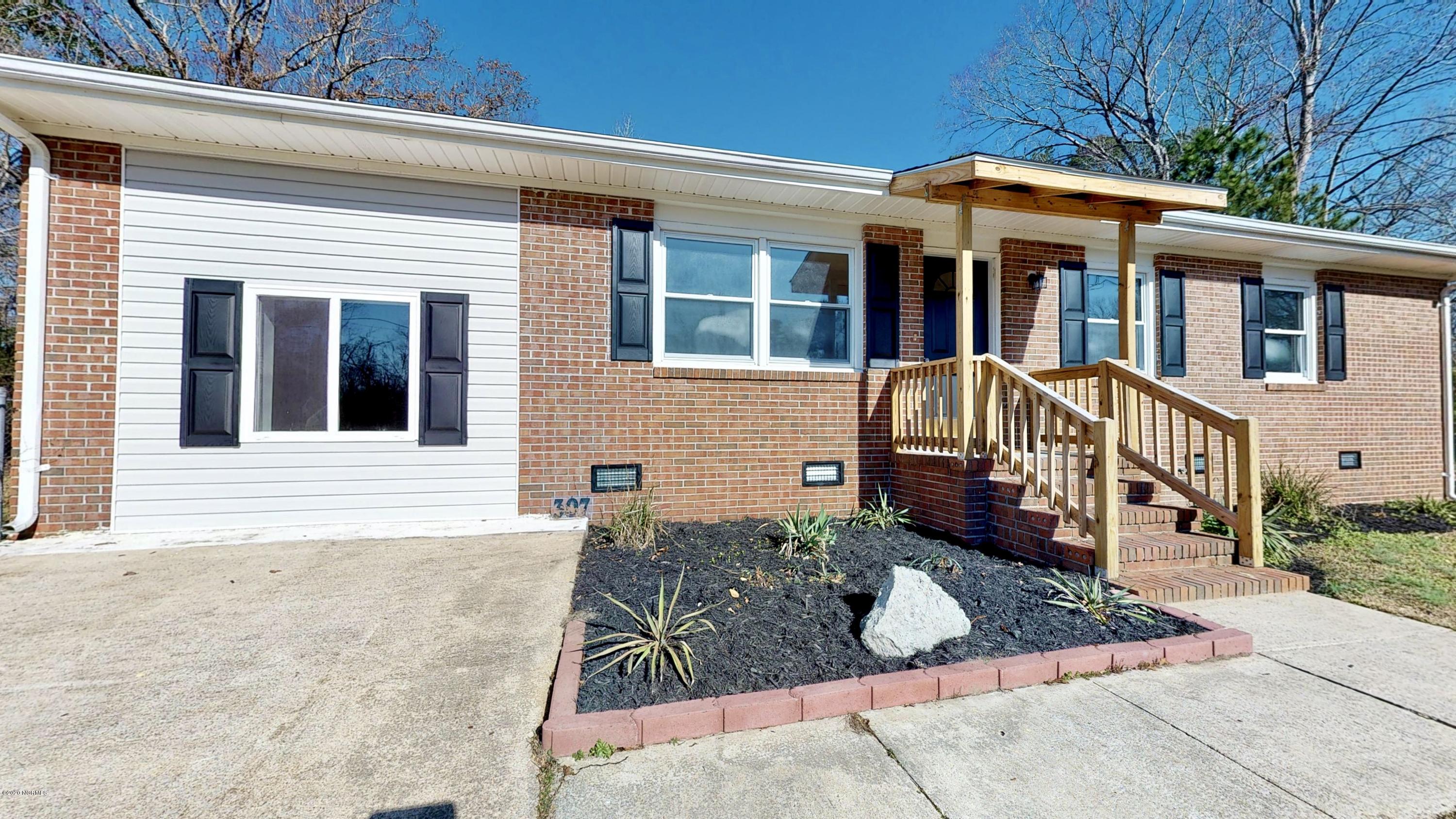 307 Sheffield Road Jacksonville, NC 28546 - Photo 2 of 33 307-Sheffield-Dr-01232020_083947