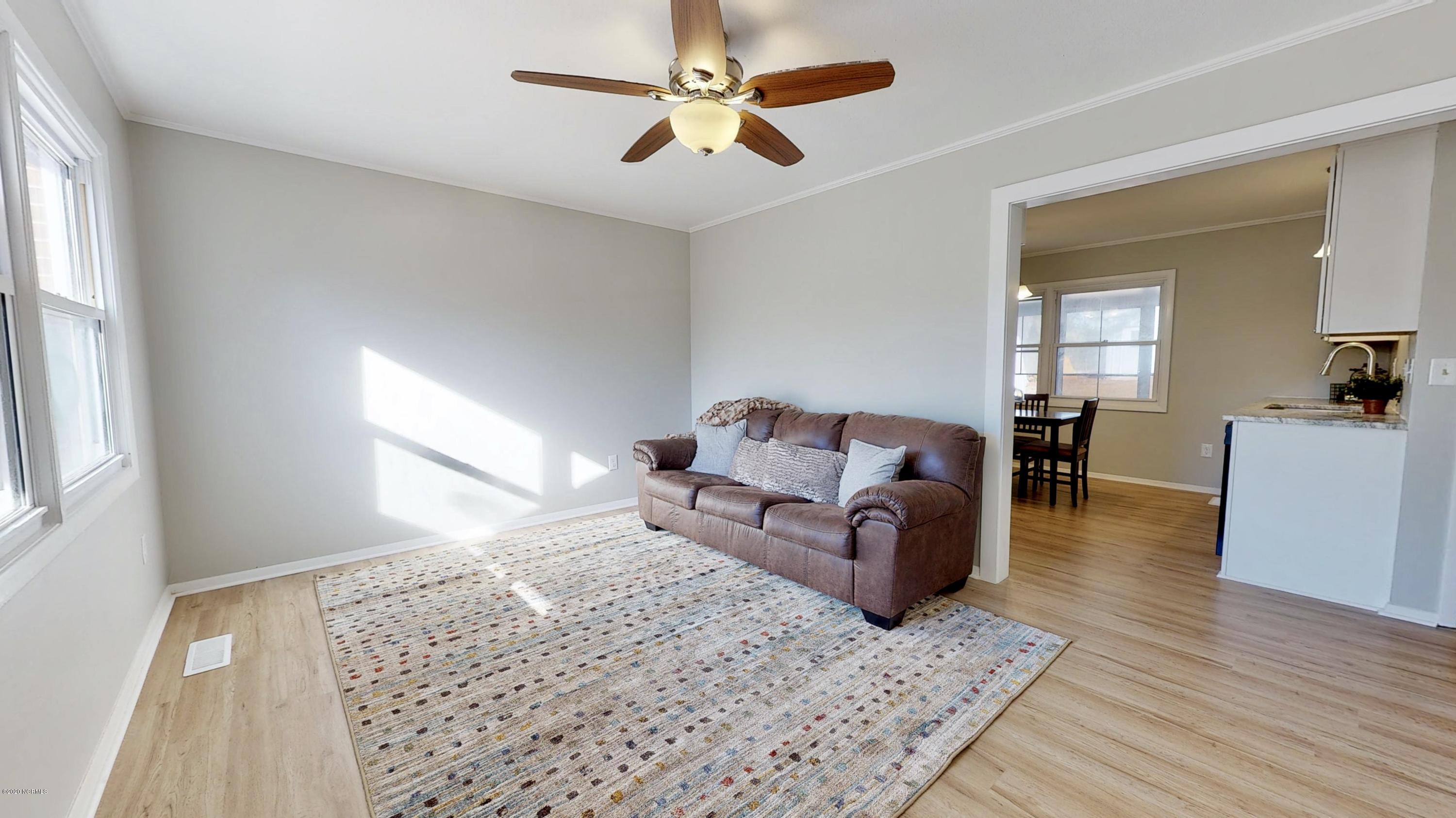 307 Sheffield Road Jacksonville, NC 28546 - Photo 3 of 33 307-Sheffield-Dr-01232020_081823