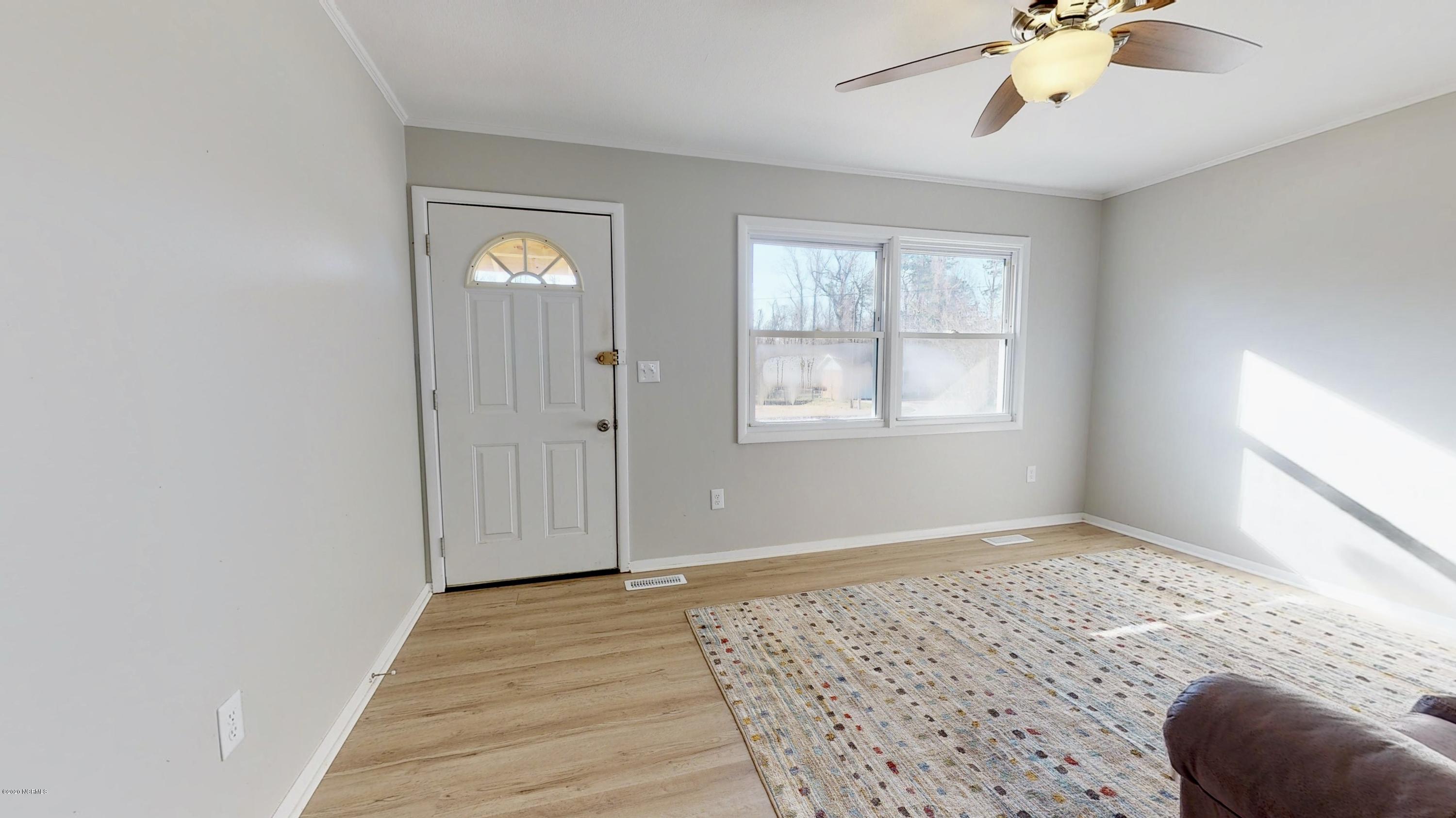 307 Sheffield Road Jacksonville, NC 28546 - Photo 4 of 33 307-Sheffield-Dr-01232020_081752