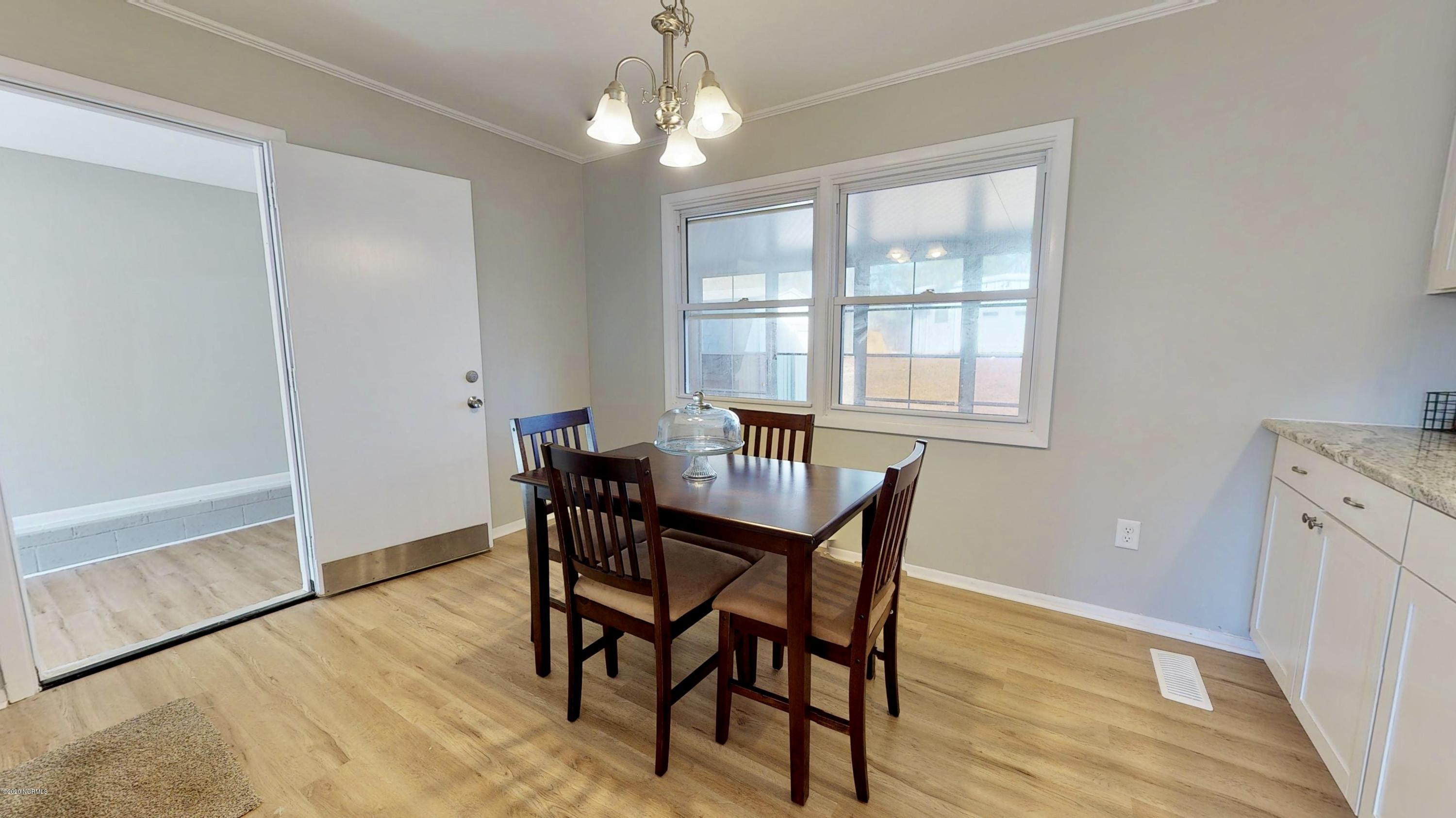 307 Sheffield Road Jacksonville, NC 28546 - Photo 5 of 33 307-Sheffield-Dr-01232020_081917