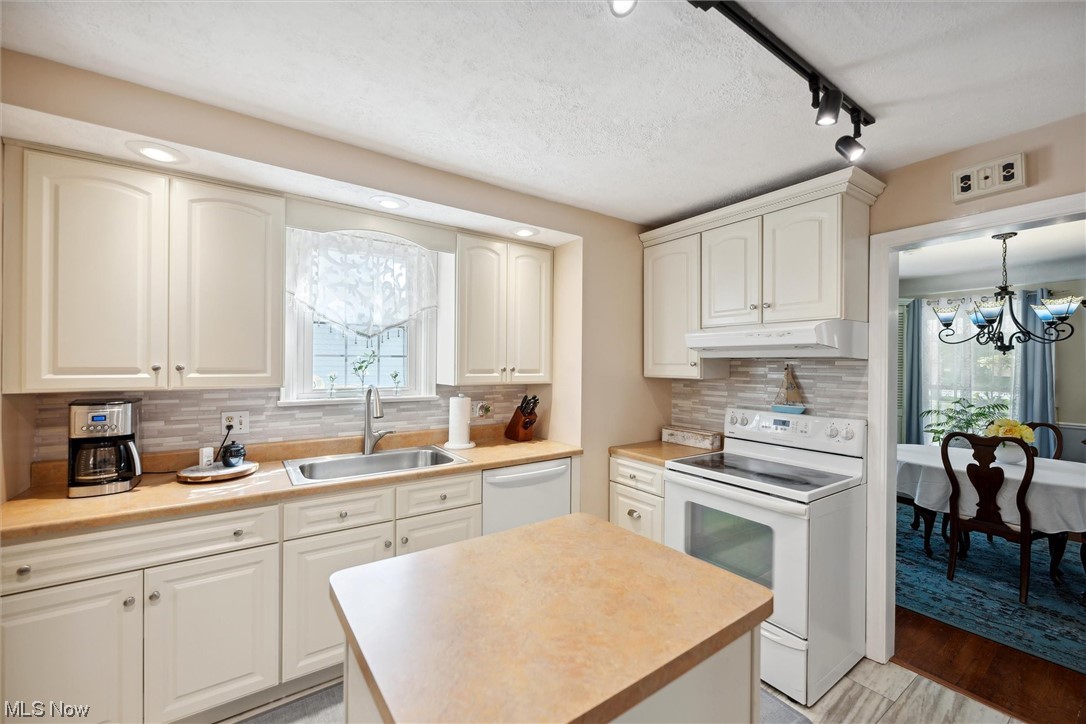29017 Ridge Road Wickliffe, OH 44092 - Photo 12 of 35 Kitchen