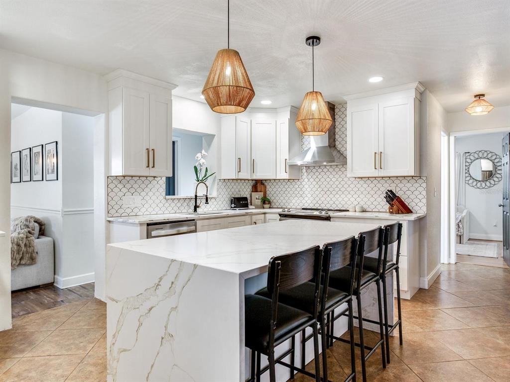 2911 West Winthrop Road Tampa, FL 33611 - Photo 6 of 37 Gallery Image 6