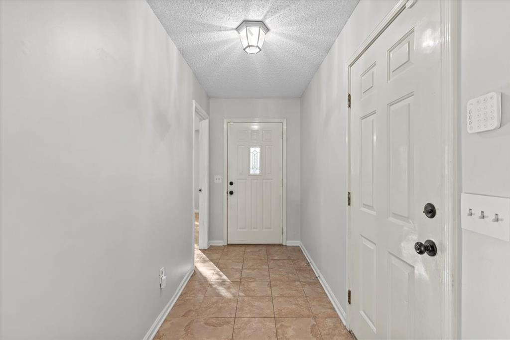 121 Woodleigh Road Dothan, AL 36305 - Photo 2 of 26 Gallery Image 2
