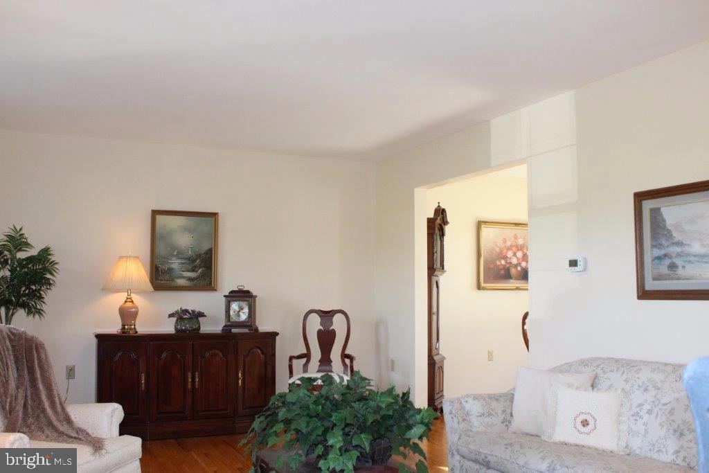 810 Blue Grass Road Lancaster, PA 17601 - Photo 4 of 26