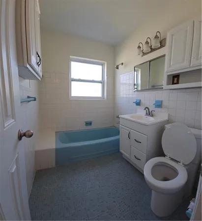 $1,800 | 745 Schumann Drive, Sebastian, FL 32958