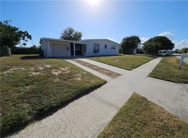 $1,800 | 745 Schumann Drive, Sebastian, FL 32958
