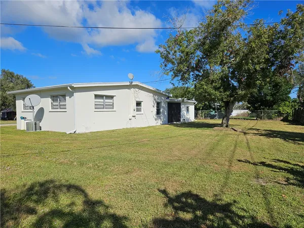 $1,800 | 745 Schumann Drive, Sebastian, FL 32958