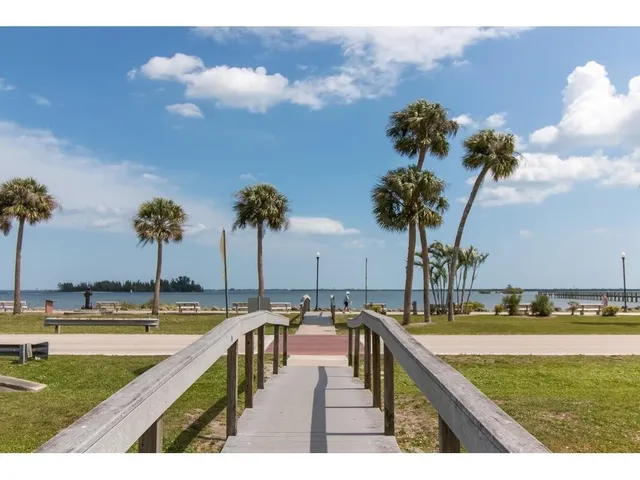 a view of a tennis court