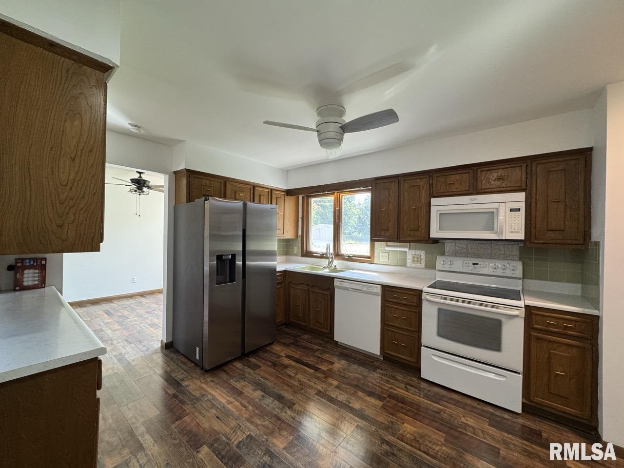 3816 Ridgewood Drive Davenport, IA 52807 - Photo 13 of 22