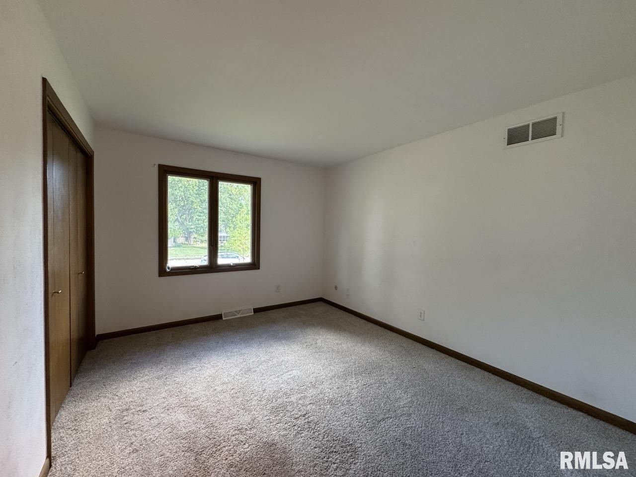 3816 Ridgewood Drive Davenport, IA 52807 - Photo 18 of 22