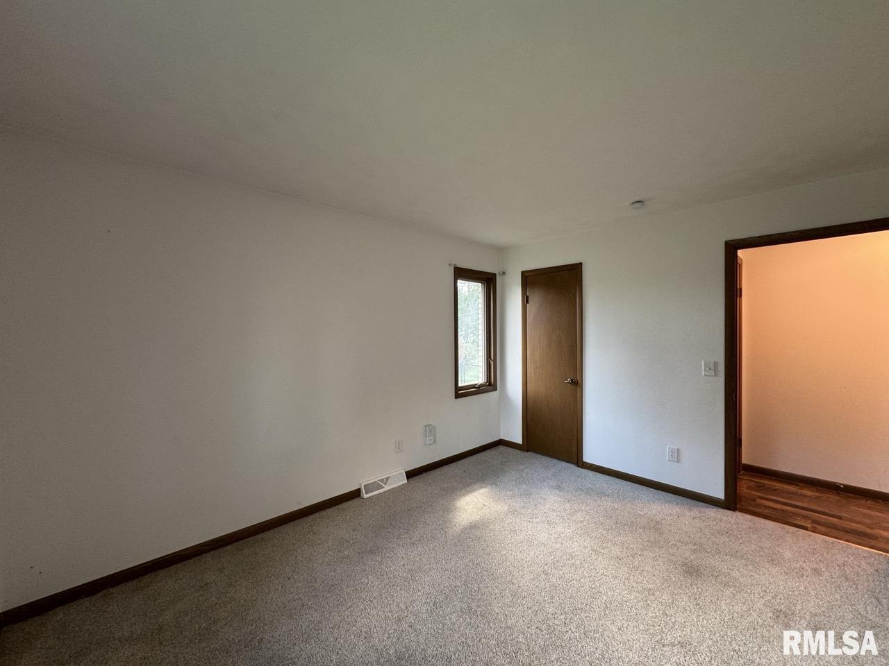 3816 Ridgewood Drive Davenport, IA 52807 - Photo 20 of 22