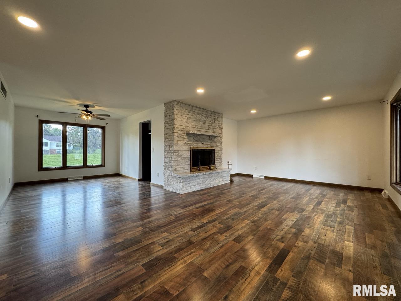 3816 Ridgewood Drive Davenport, IA 52807 - Photo 6 of 22