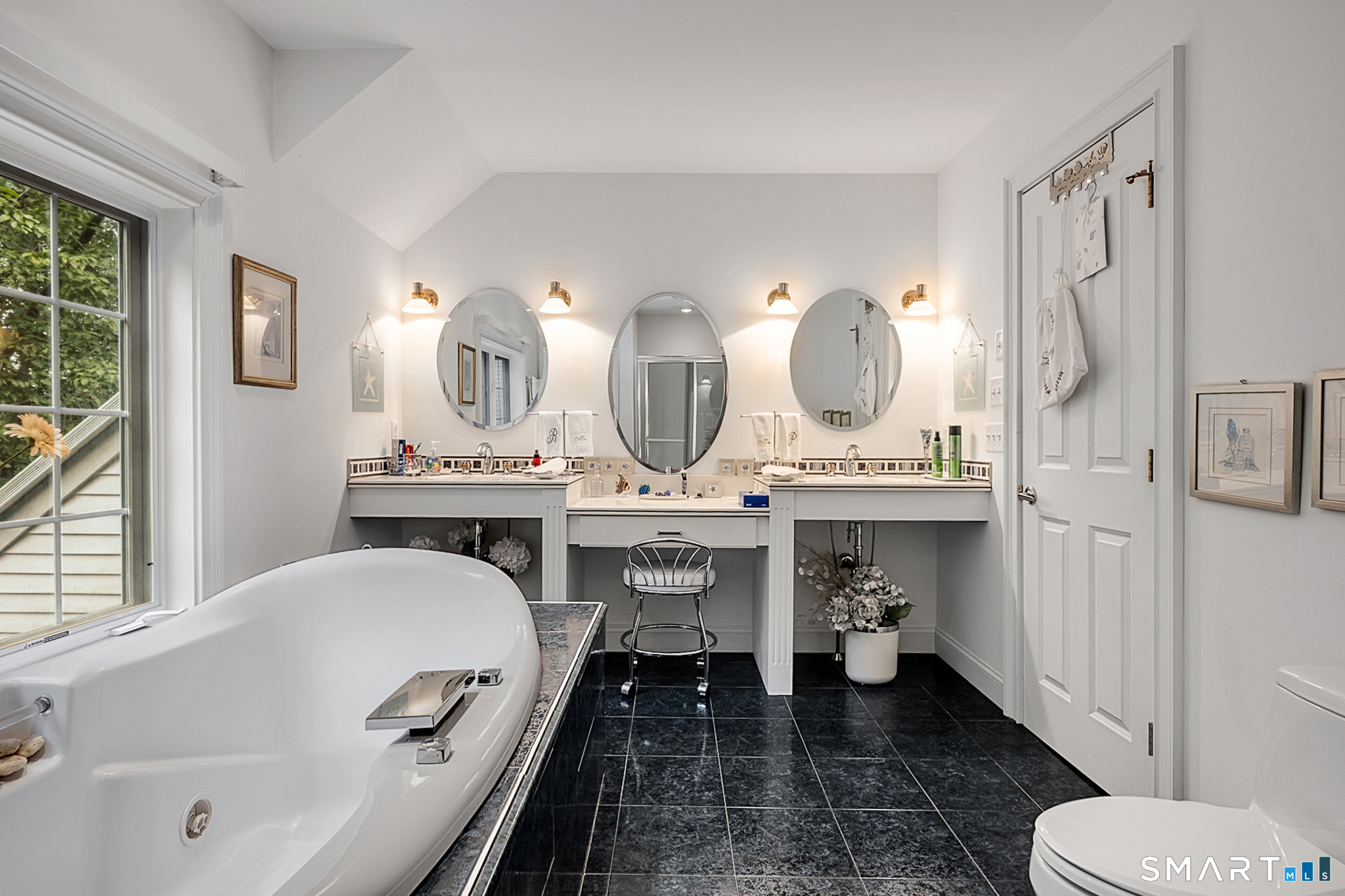 68 Hart Street Burlington, CT 06013 - Photo 23 of 38