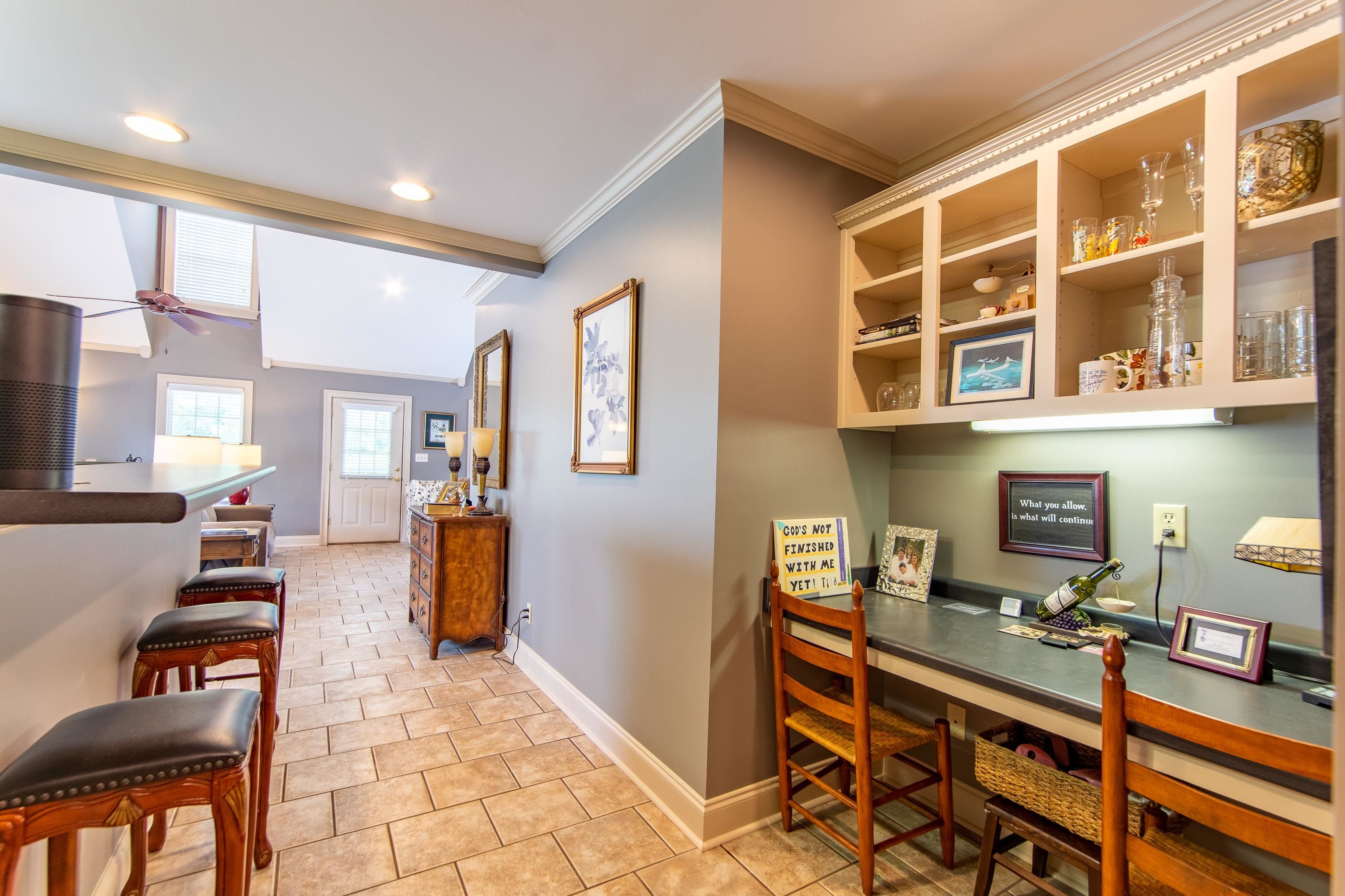 14 Cumberland Circle Iuka, MS 38852 - Photo 9 of 25 a view of a livingroom with furniture and windows