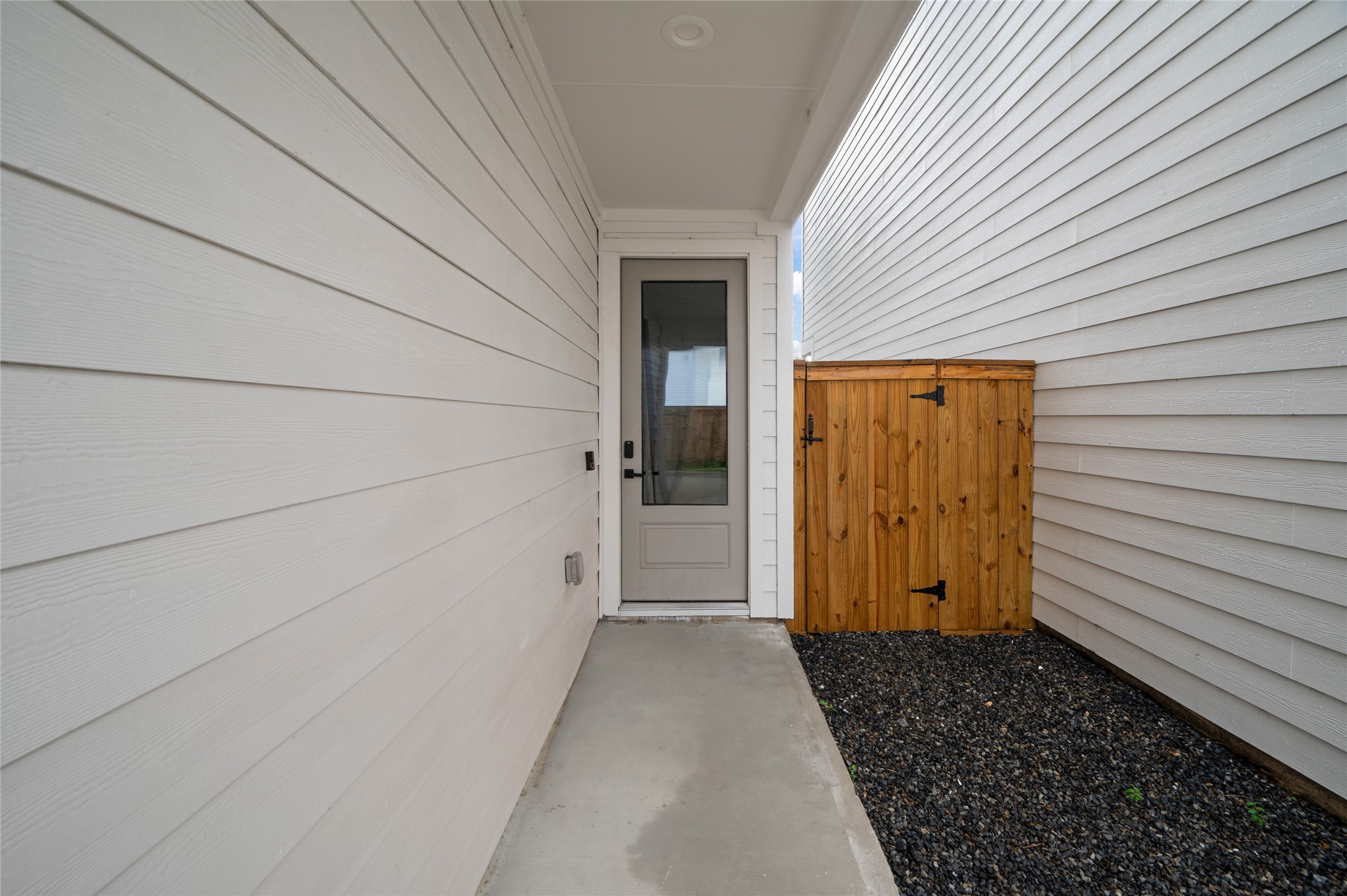 6742 Peerless Street, Unit B Houston, TX 77021 - Photo 3 of 30 a view of front door of house