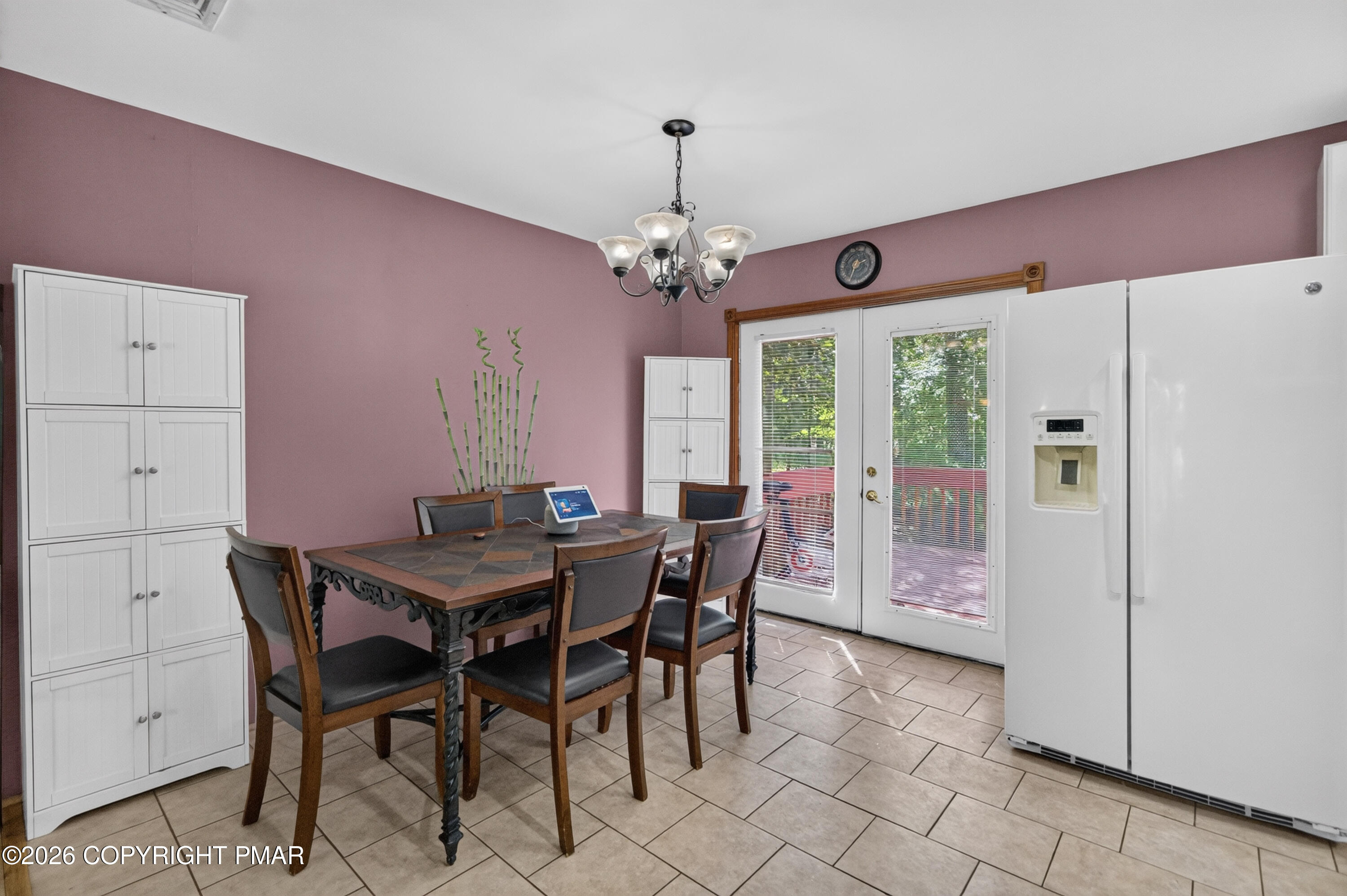 1021 Dancing Ridge Road East Stroudsburg, PA 18302 - Photo 9 of 29 Eat-in-kitchen