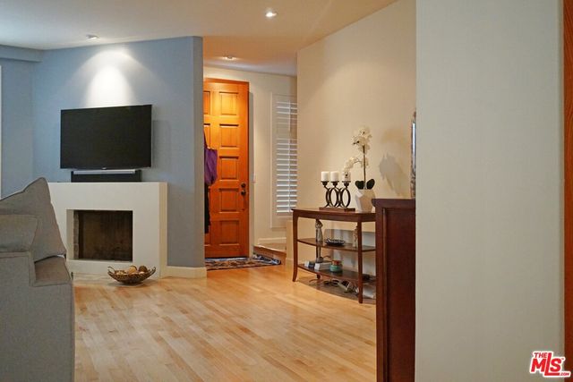 $1,420,000 | 942 14th Street, Unit 2, Santa Monica, CA 90403