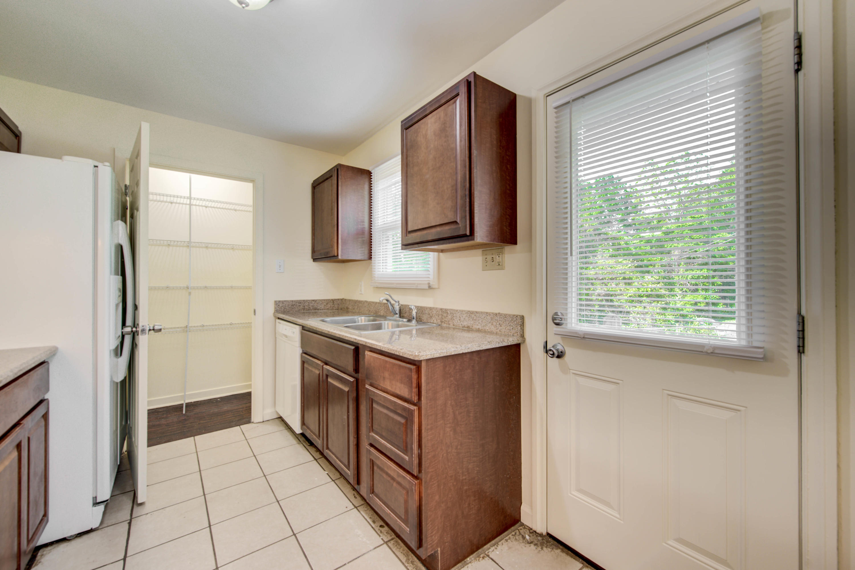112 Alger Road Oak Ridge, TN 37830 - Photo 5 of 28 5