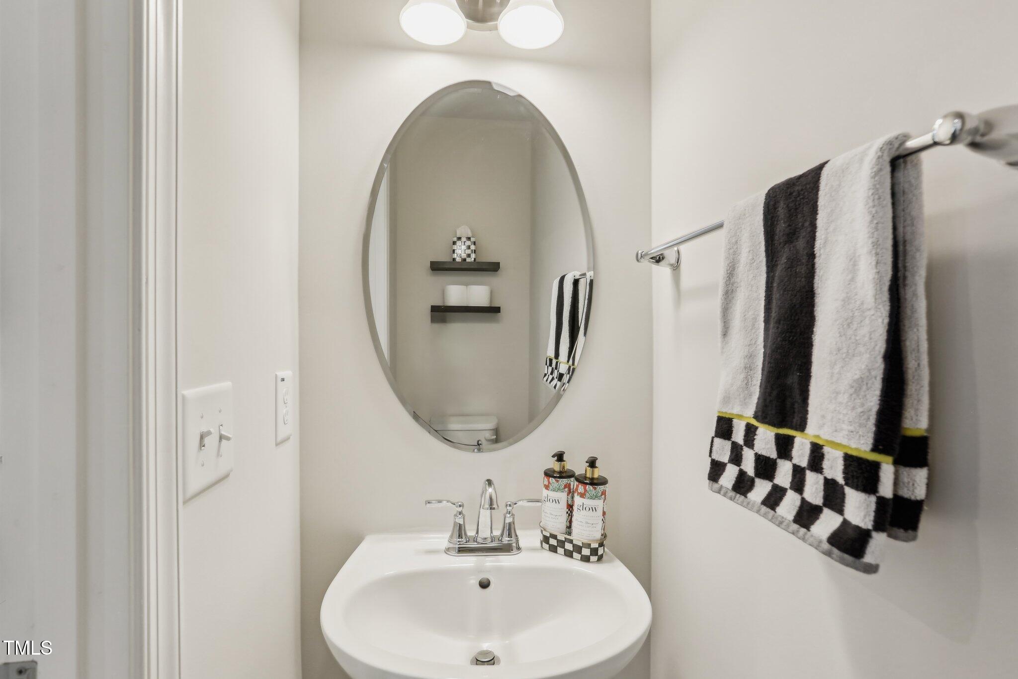 4918 Neuse Commons Lane Raleigh, NC 27616 - Photo 28 of 42 26-web-or-mls-Neuse Commons Ln-026