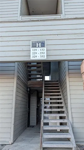 a view of a entryway of the house