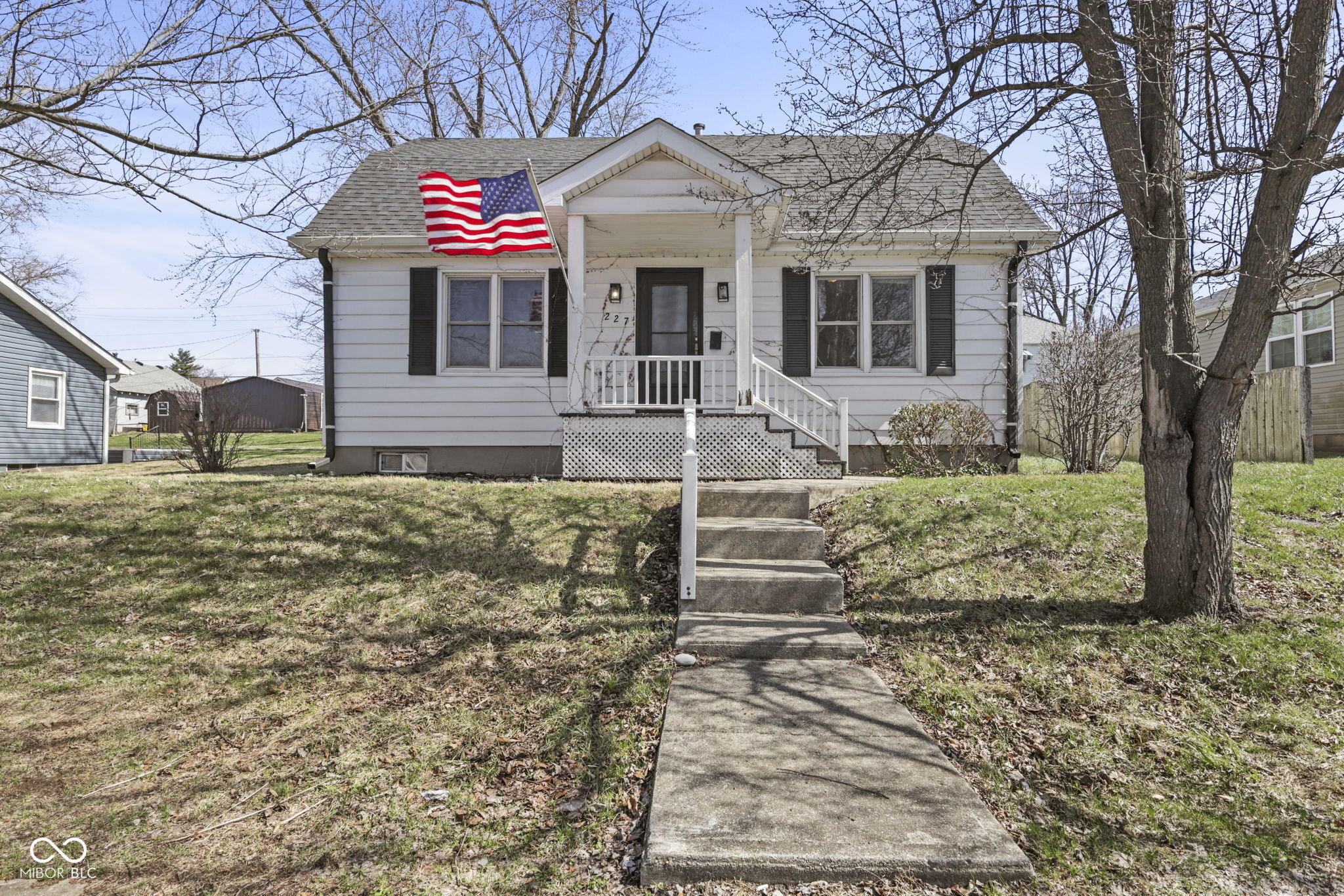 227 South Jefferson Street Pendleton, IN 46064 - Photo 1 of 37