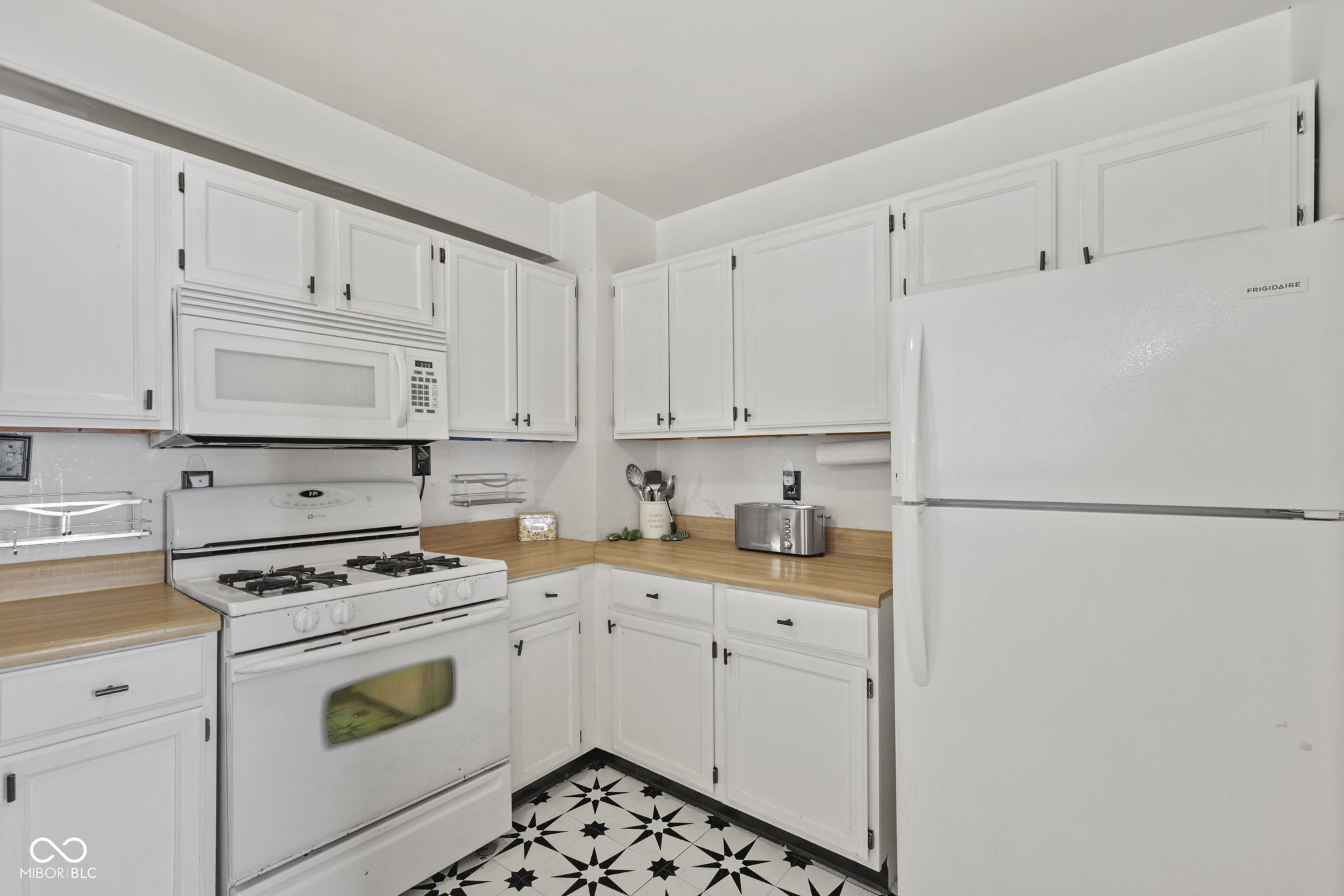 227 South Jefferson Street Pendleton, IN 46064 - Photo 11 of 37