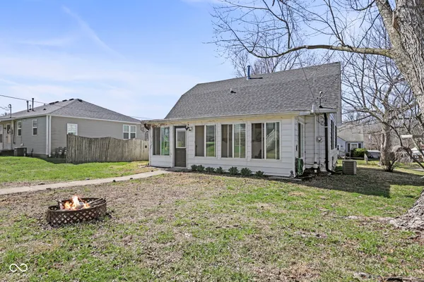 $260,000 | 227 South Jefferson Street, Pendleton, IN 46064