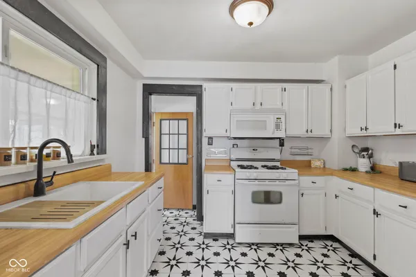 $260,000 | 227 South Jefferson Street, Pendleton, IN 46064