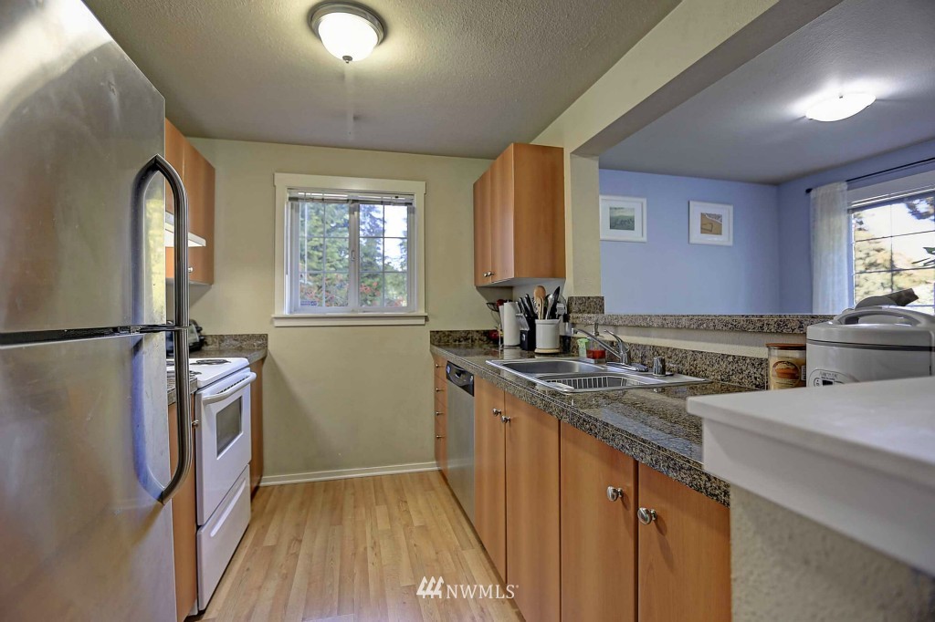 12404 East Gibson Road, Unit C101 Everett, WA 98204 - Photo 13 of 25 Gallery Image 13
