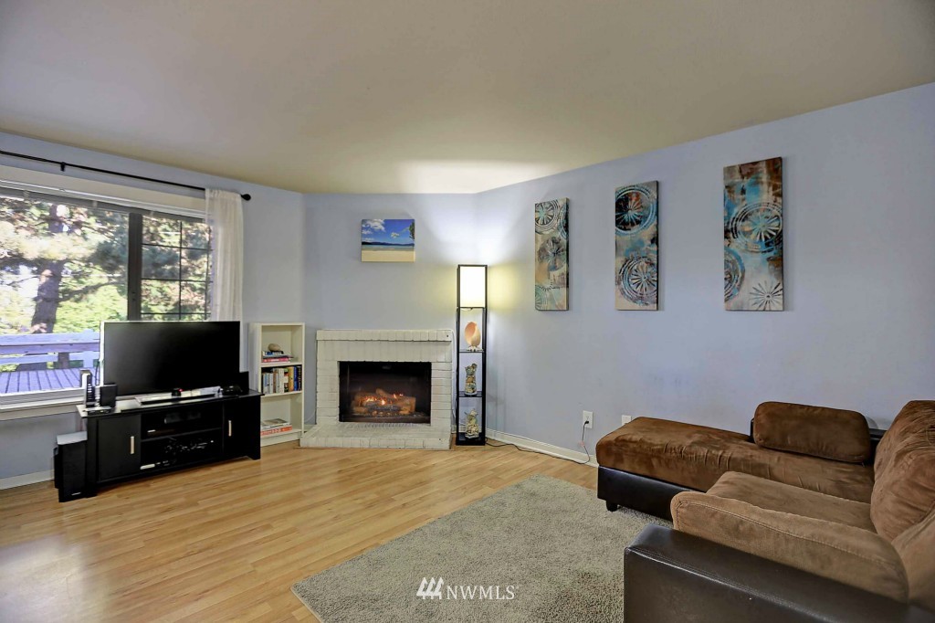 12404 East Gibson Road, Unit C101 Everett, WA 98204 - Photo 14 of 25 Gallery Image 14