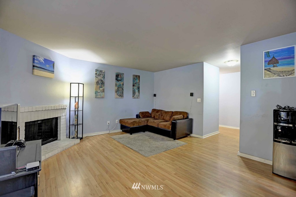 12404 East Gibson Road, Unit C101 Everett, WA 98204 - Photo 15 of 25 Gallery Image 15