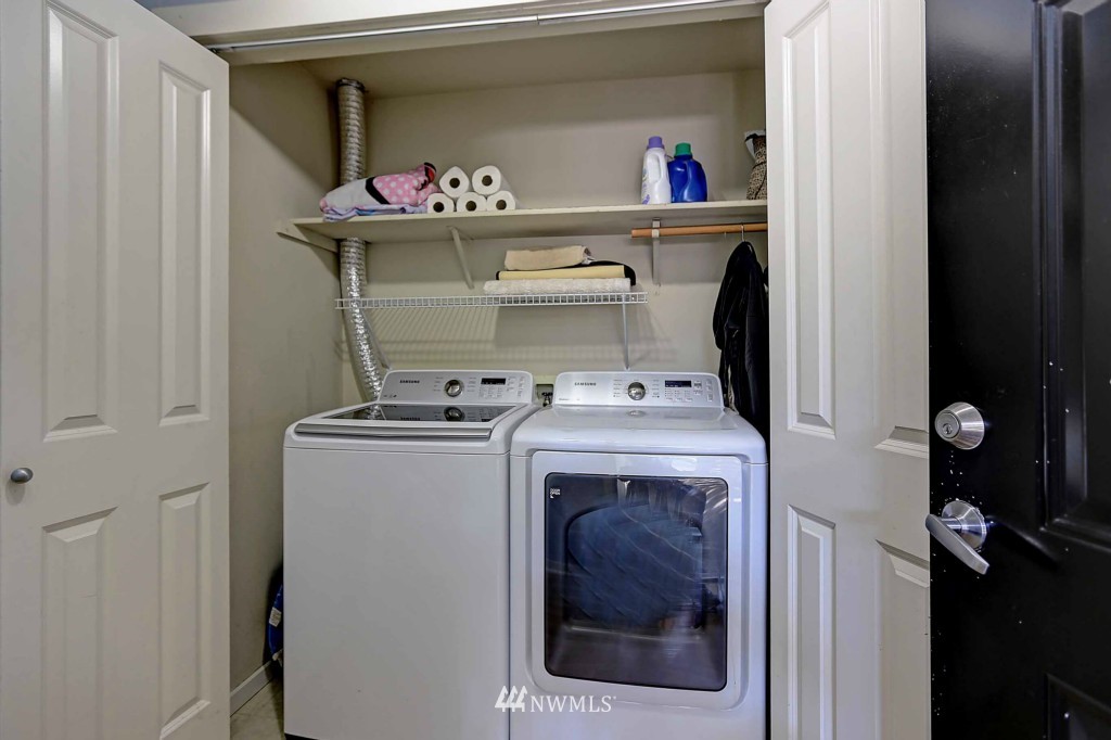 12404 East Gibson Road, Unit C101 Everett, WA 98204 - Photo 17 of 25 Gallery Image 17