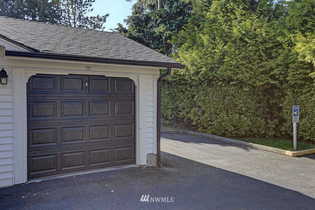 12404 East Gibson Road, Unit C101 Everett, WA 98204 - Photo 3 of 25 Gallery Image 3