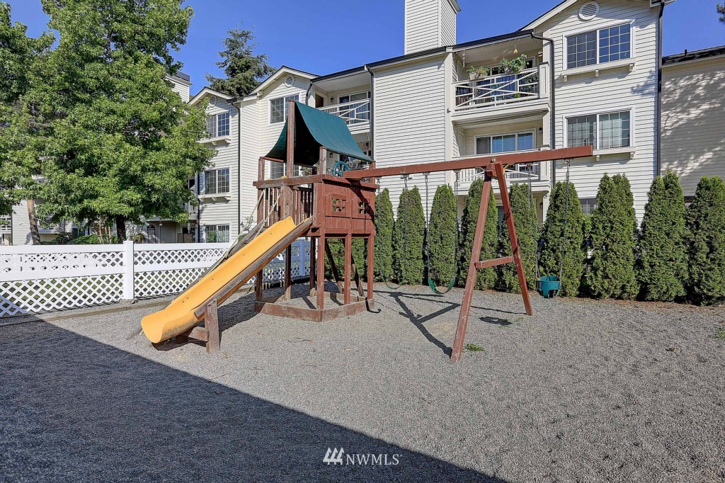 12404 East Gibson Road, Unit C101 Everett, WA 98204 - Photo 25 of 25 Gallery Image 25