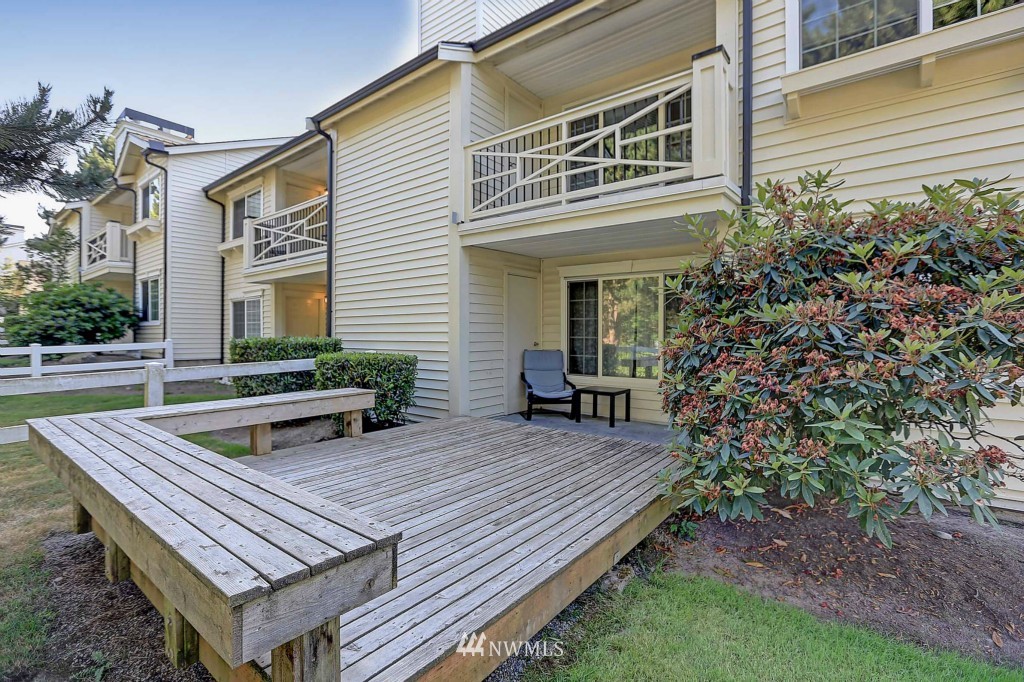 12404 East Gibson Road, Unit C101 Everett, WA 98204 - Photo 4 of 25 Gallery Image 4